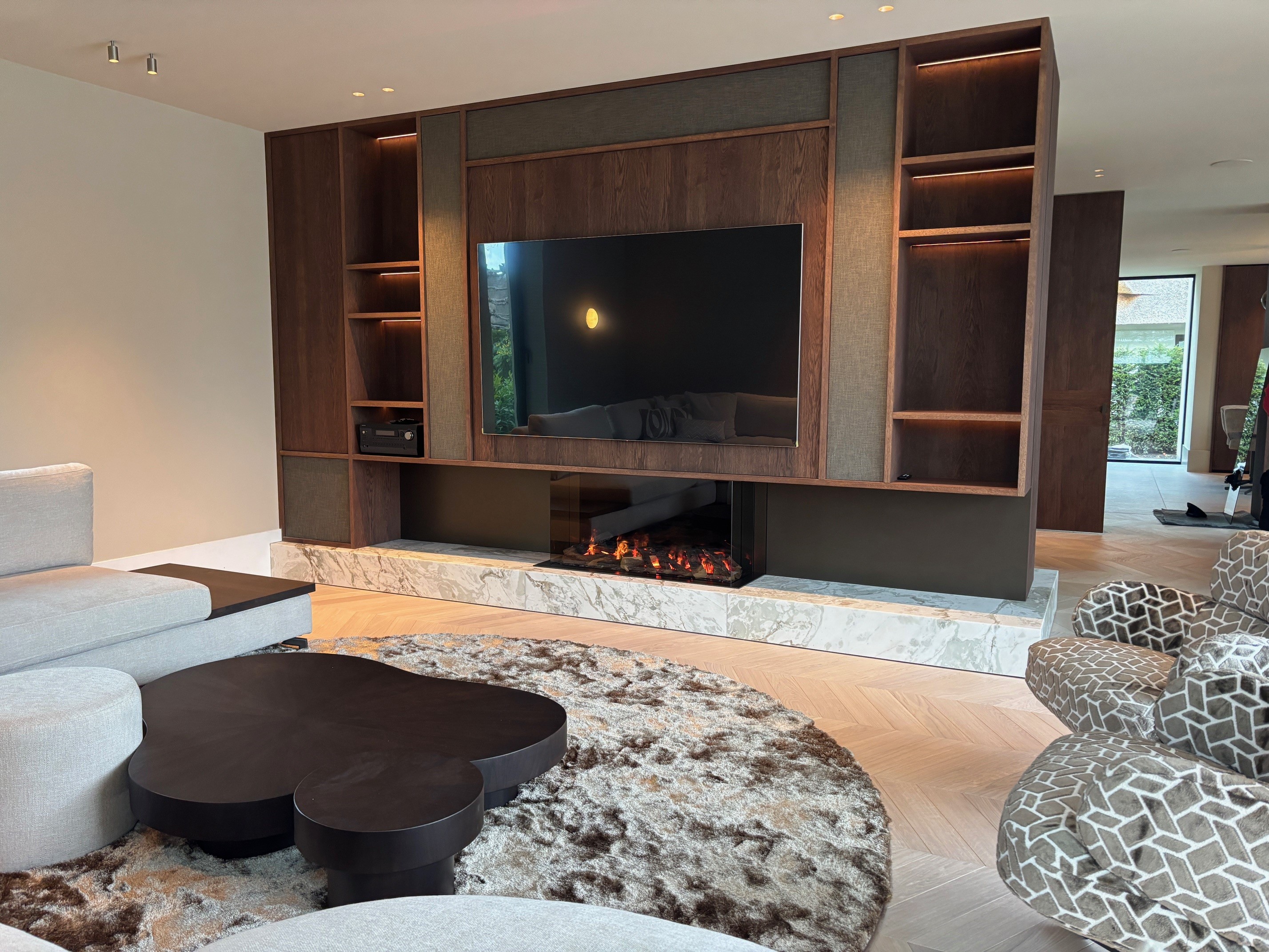 Foto Deze moderne villa krijgt extra sfeer met twee Elu-fire haarden FotoDeze moderne villa krijgt extra sfeer met twee Elu-fire haarden